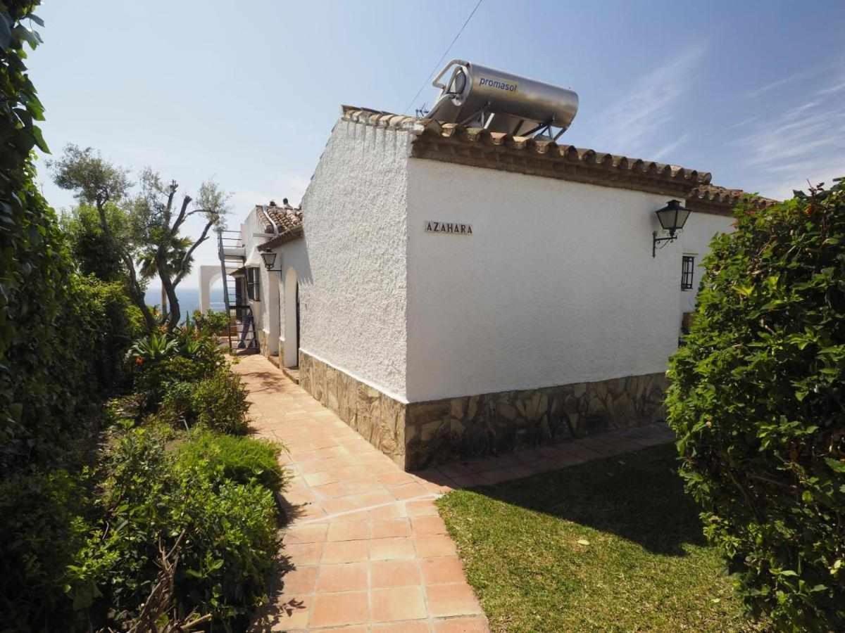 Villa Azahara เนร์คา ภายนอก รูปภาพ
